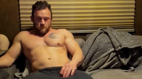 Snapshot of nzmone chatting on 11/22/25, 05:06 FitDogg online show from 11/22/25, 05:06