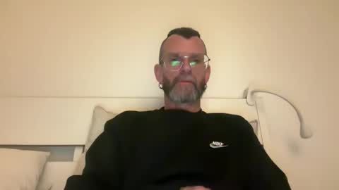 Snapshot of o_johnny_deep_o chatting on 11/25/25, 09:04 Jonathan Deep online show from 11/25/25, 09:04