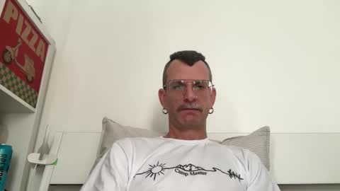 Snapshot of o_johnny_deep_o chatting on 02/25/26, 12:04 Jonathan Deep online show from 02/25/26, 12:04