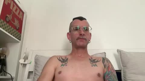 Snapshot of o_johnny_deep_o chatting on 02/28/26, 11:55 Jonathan Deep online show from 02/28/26, 11:55