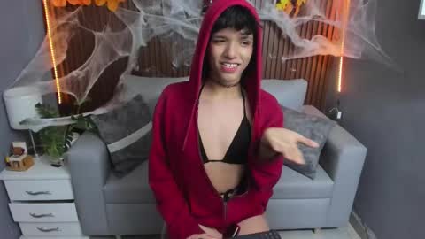 Snapshot of obsessions_of_lua chatting on 10/13/25, 08:20 Lua bohareal online show from 10/13/25, 08:20