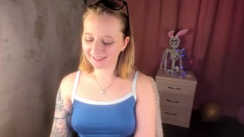 Lili 3 online show from 03/18/26, 12:36