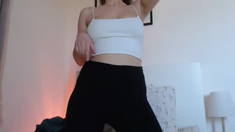 Snapshot of ocean_eyess_ chatting on 02/25/26, 01:43 Kate my ONLYFANS katy ocean online show from 02/25/26, 01:43