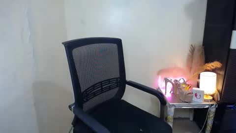 Snapshot of octaviayuki chatting on 10/01/25, 01:33 Kyla online show from 10/01/25, 01:33