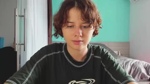 Snapshot of octopussy69x chatting on 02/05/25, 04:37 Evie online show from 02/05/25, 04:37