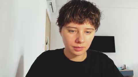 Snapshot of octopussy69x chatting on 12/15/25, 03:22 Evie online show from 12/15/25, 03:22