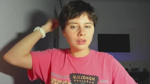 Snapshot of octopussy69x chatting on 12/22/25, 12:35 Evie online show from 12/22/25, 12:35