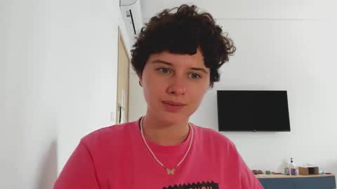 Snapshot of octopussy69x chatting on 01/15/26, 06:51 Evie online show from 01/15/26, 06:51