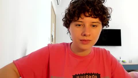 Snapshot of octopussy69x chatting on 02/20/26, 06:26 Evie online show from 02/20/26, 06:26