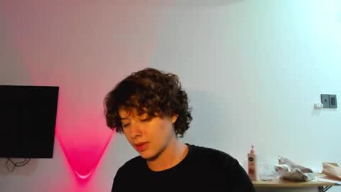 Evie online show from 04/07/26, 01:22