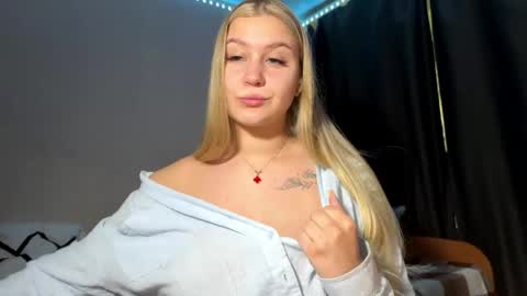 Lili online show from 06/07/26, 03:43