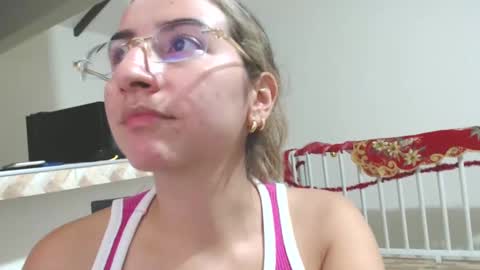Snapshot of odette_brigh_ chatting on 12/15/24, 10:58 Val online show from 12/15/24, 10:58