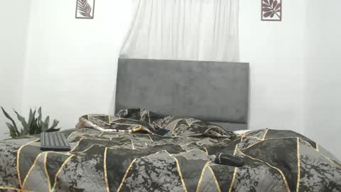 Snapshot of odette_brigh_ chatting on 09/30/25, 09:53 Val online show from 09/30/25, 09:53