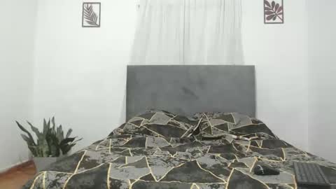 Snapshot of odette_brigh_ chatting on 10/12/25, 05:56 Val online show from 10/12/25, 05:56