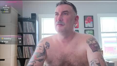 Office Dad online show from 05/01/26, 06:12