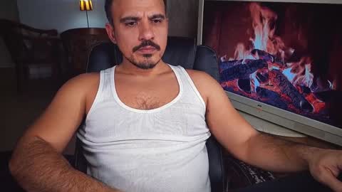 Snapshot of officeman7 chatting on 12/27/24, 05:37 officeman7 online show from 12/27/24, 05:37