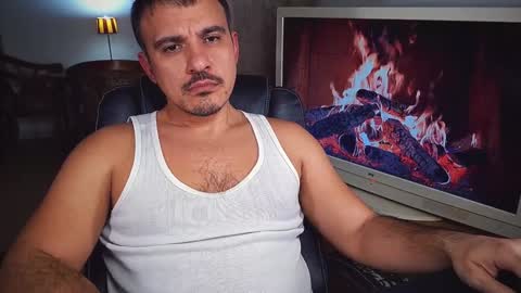 Snapshot of officeman7 chatting on 12/29/24, 05:33 officeman7 online show from 12/29/24, 05:33