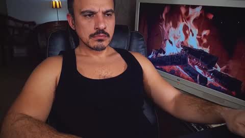 Snapshot of officeman7 chatting on 01/12/25, 05:44 officeman7 online show from 01/12/25, 05:44