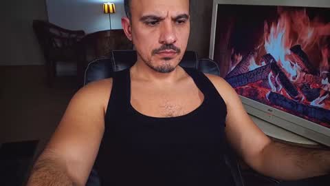 Snapshot of officeman7 chatting on 01/16/25, 04:07 officeman7 online show from 01/16/25, 04:07