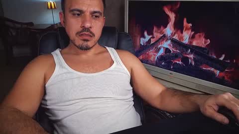 Snapshot of officeman7 chatting on 01/30/25, 04:34 officeman7 online show from 01/30/25, 04:34