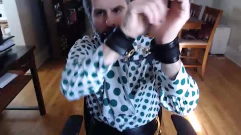 Snapshot of officetest101 chatting on 02/18/26, 06:37 officetest101 online show from 02/18/26, 06:37