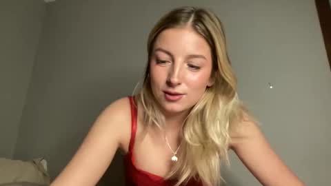 Snapshot of official_ellieanne chatting on 03/12/25, 05:02 Ellie Anne online show from 03/12/25, 05:02