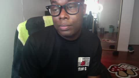 Snapshot of officialmoneyxxx chatting on 12/06/24, 04:38 Money online show from 12/06/24, 04:38