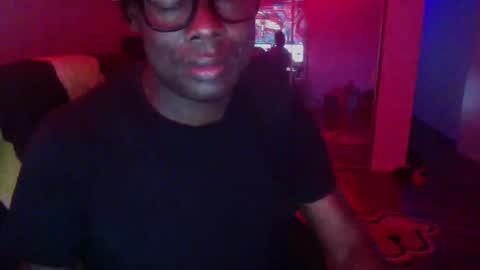 Snapshot of officialmoneyxxx chatting on 12/07/24, 02:35 Money online show from 12/07/24, 02:35