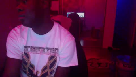 Snapshot of officialmoneyxxx chatting on 12/19/24, 02:46 Money online show from 12/19/24, 02:46