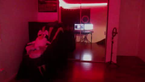 Snapshot of officialmoneyxxx chatting on 11/02/25, 01:46 Money online show from 11/02/25, 01:46