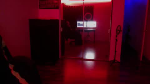 Snapshot of officialmoneyxxx chatting on 11/03/25, 07:53 Money online show from 11/03/25, 07:53