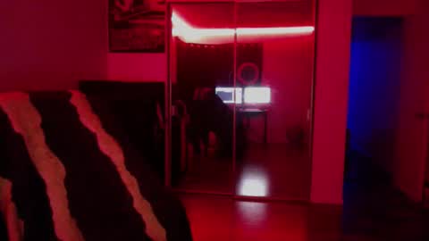 Snapshot of officialmoneyxxx chatting on 11/28/25, 12:08 Money online show from 11/28/25, 12:08