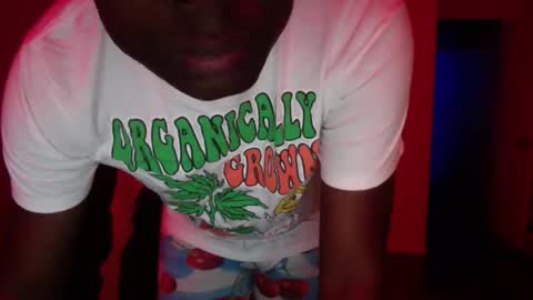 Snapshot of officialmoneyxxx chatting on 12/01/25, 01:49 Money online show from 12/01/25, 01:49