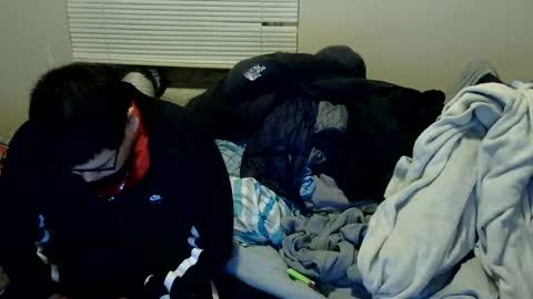 oscar flores online show from 12/01/25, 11:37