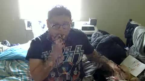 oscar flores online show from 12/05/25, 05:42