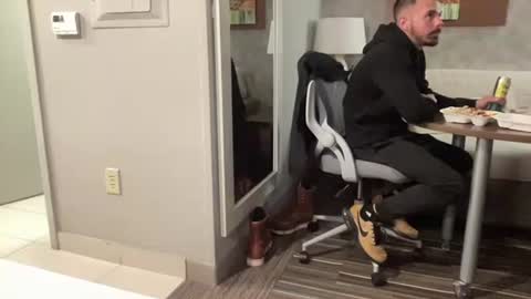 Snapshot of ofthatguy chatting on 10/30/25, 12:12 ofthatguy online show from 10/30/25, 12:12