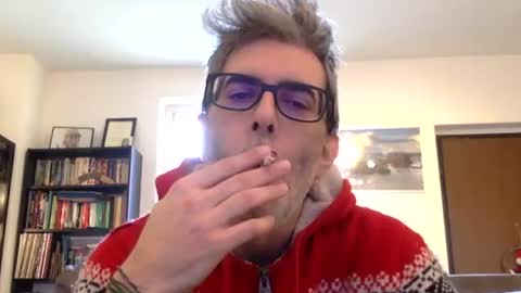 Snapshot of oggs48 chatting on 02/02/25, 12:24 oggs48 online show from 02/02/25, 12:24