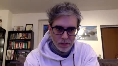 Snapshot of oggs48 chatting on 02/16/25, 05:15 oggs48 online show from 02/16/25, 05:15