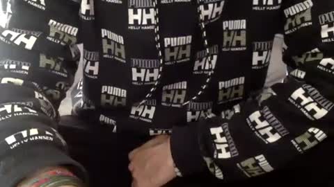 Snapshot of oggs48 chatting on 11/05/25, 01:33 oggs48 online show from 11/05/25, 01:33