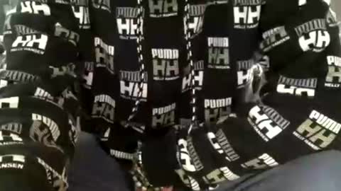 Snapshot of oggs48 chatting on 11/09/25, 01:31 oggs48 online show from 11/09/25, 01:31