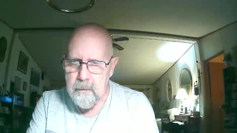 Snapshot of ogusbogus chatting on 11/23/25, 12:43 Maximus No Mo online show from 11/23/25, 12:43