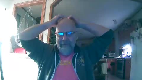 Maximus No Mo online show from 12/23/25, 01:03