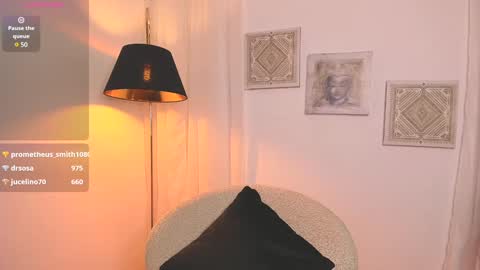 Snapshot of oh__holly chatting on 02/08/25, 12:06 Holly online show from 02/08/25, 12:06