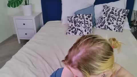 Lily online show from 04/25/26, 08:06