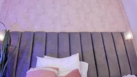 Holly online show from 02/25/25, 02:03