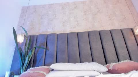 Holly online show from 03/08/25, 01:50