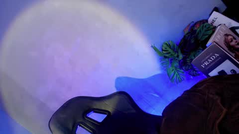 Snapshot of oh_my_bonita chatting on 03/06/25, 03:35 Flora  online show from 03/06/25, 03:35