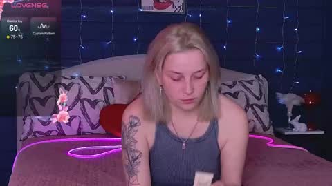 oh_my_julia online show from 05/22/26, 08:21