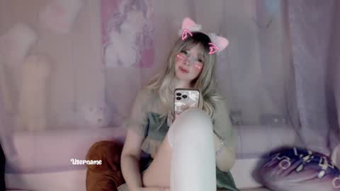 Snapshot of oh_pichuu chatting on 02/01/25, 05:58 Milly online show from 02/01/25, 05:58