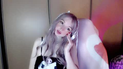 Snapshot of oh_pichuu chatting on 05/18/26, 09:09 Milly online show from 05/18/26, 09:09